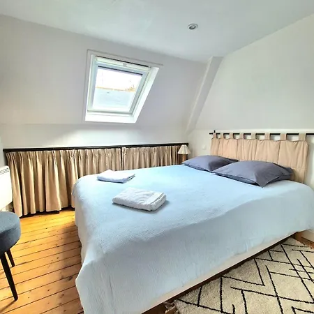 2 Bedroom - Close To The