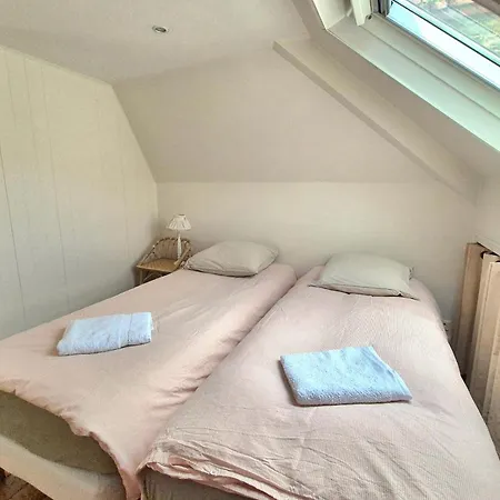 2 Bedroom - Close To The *